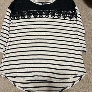 Striped 3/4 sleeve top